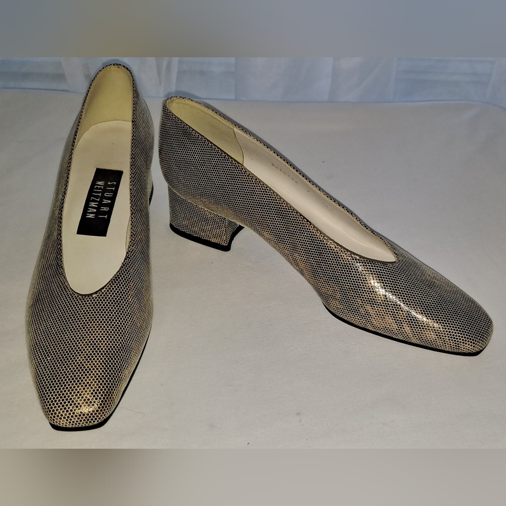 Stuart Weitzman Pewter Gold Snakeskin Low Heels Pumps Size 7 3A